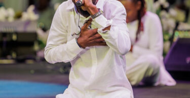 Zoravo Ft.Paul Clement- Utukufu Wote