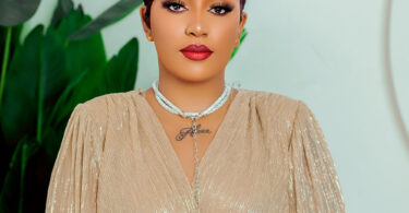 Bella Kombo Ft Eliya Mtishibi – Muulize Baba