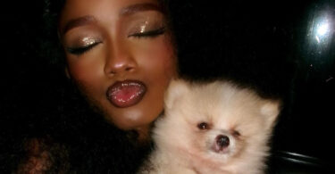 Abigail Chams – Hold Me