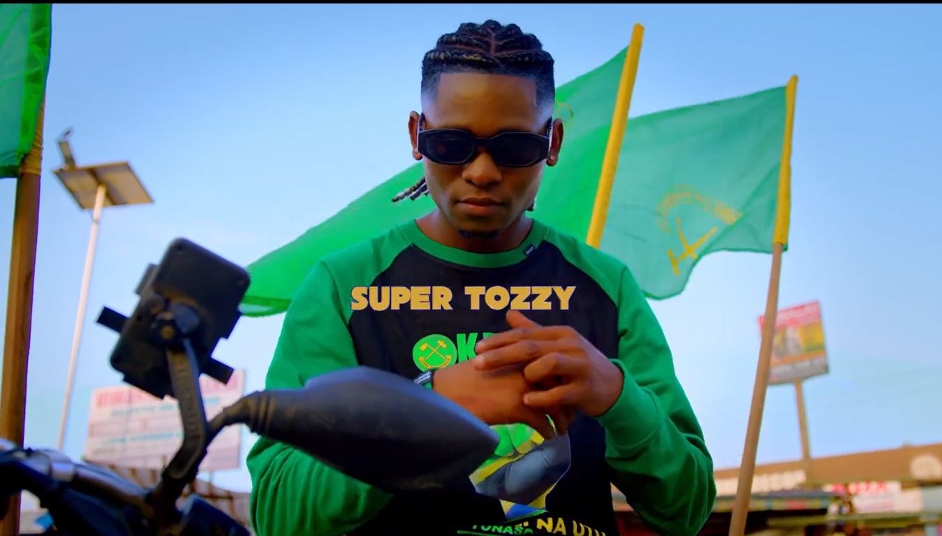 VIDEO Super Tozzy - CCM