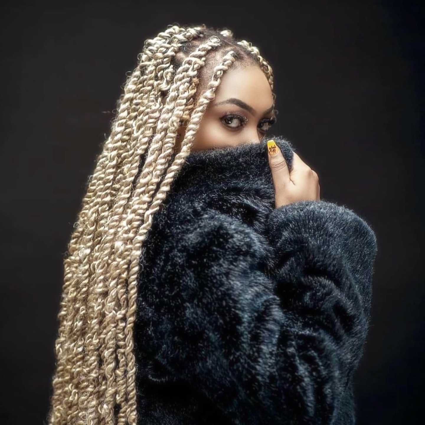 Tannah Ft. Moni Centrozone – YOLO