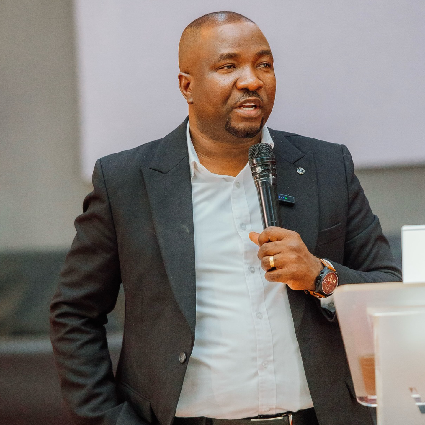 Ambwene Mwasongwe Ft. Bella Kombo – U mtakatifu (Official Audio Cover 2026)