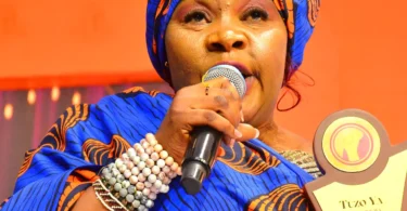 Saida Karoli – Nakubembeleza (Official Audio Cover 2026)