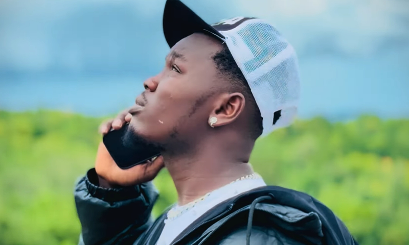 Visualizer Budah 18 Ft. Papiloni - Hello