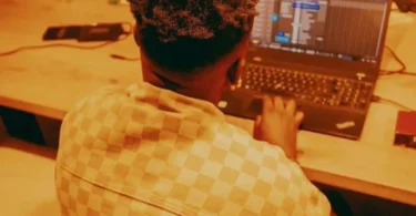 Loui – Nasinzia (Official Audio Cover 2026)